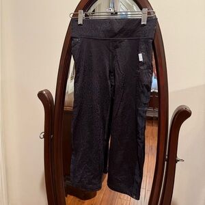 PILOT Black Leopard Shimmer Patterned Cropped Leggings